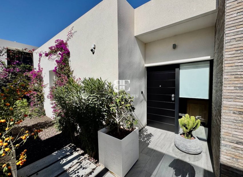 Resale - Villa -
La Finca Golf - Algorfa