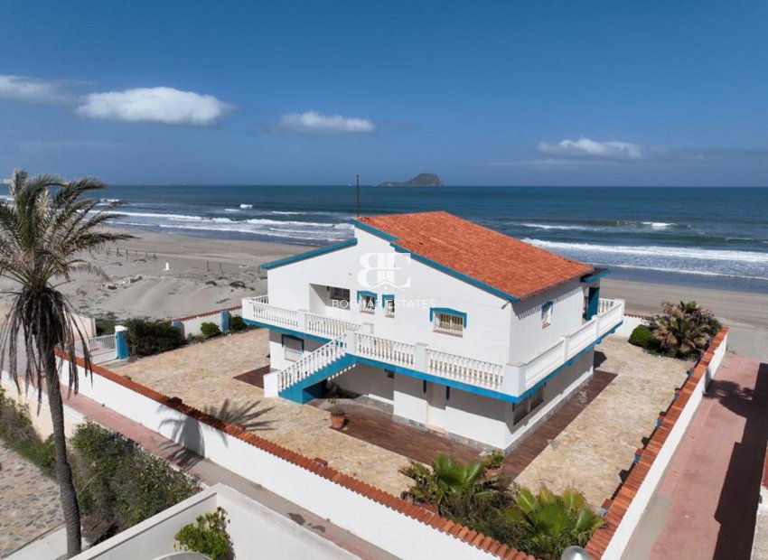 Resale - Villa -
La Manga del Mar Menor - Mar Menor