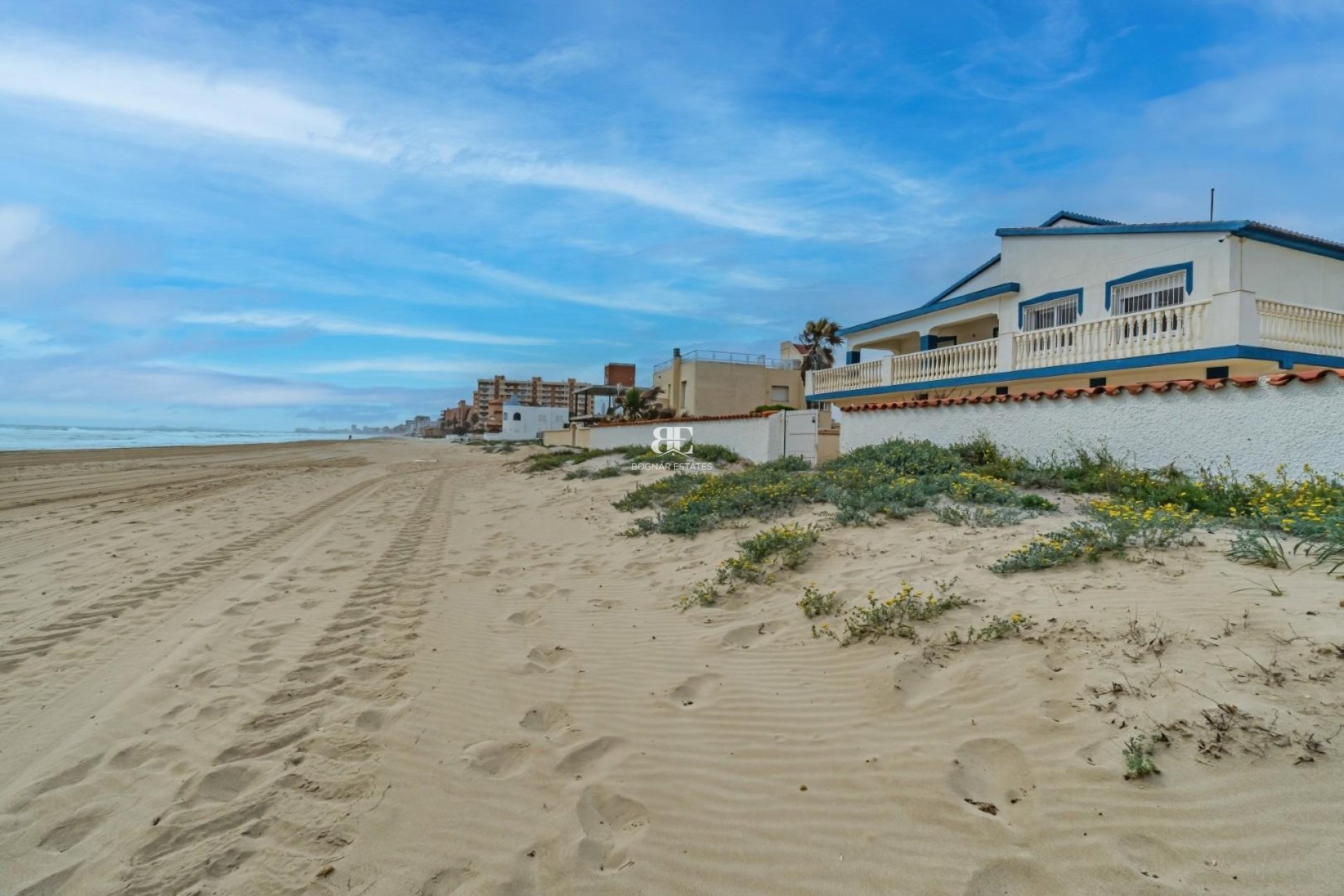 Resale - Villa -
La Manga del Mar Menor - Playa del Estacio