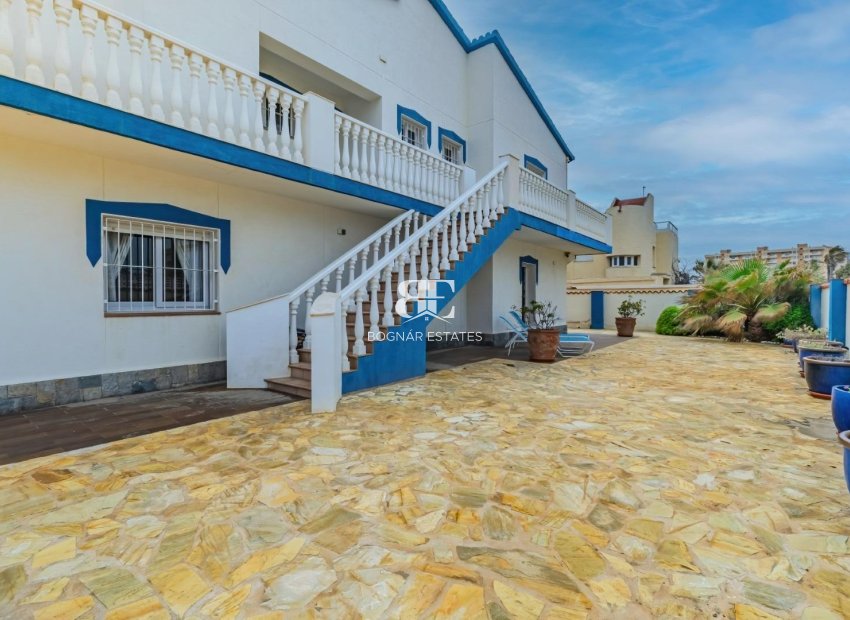 Resale - Villa -
La Manga del Mar Menor - Playa del Estacio