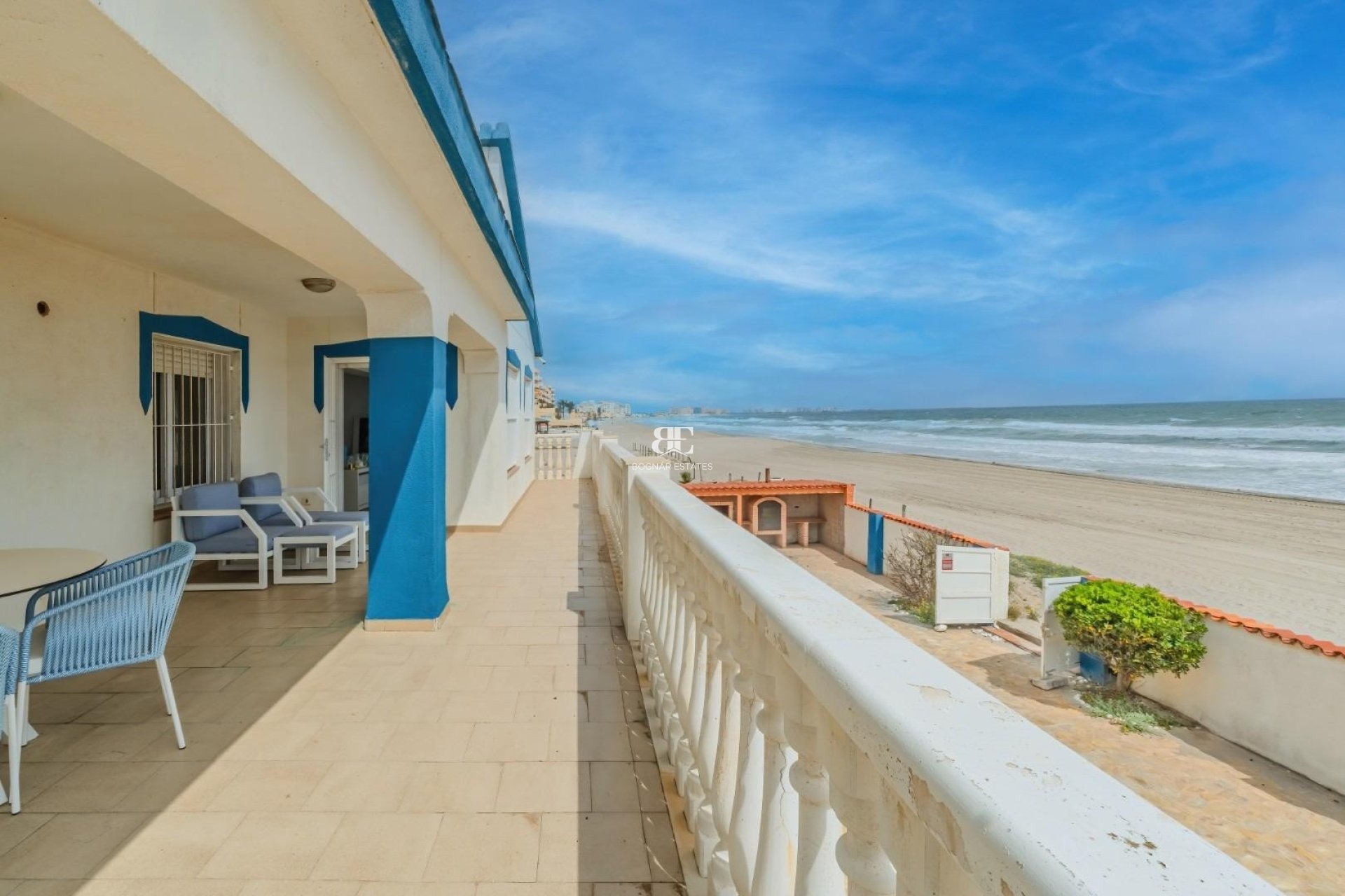 Resale - Villa -
La Manga del Mar Menor - Playa del Estacio