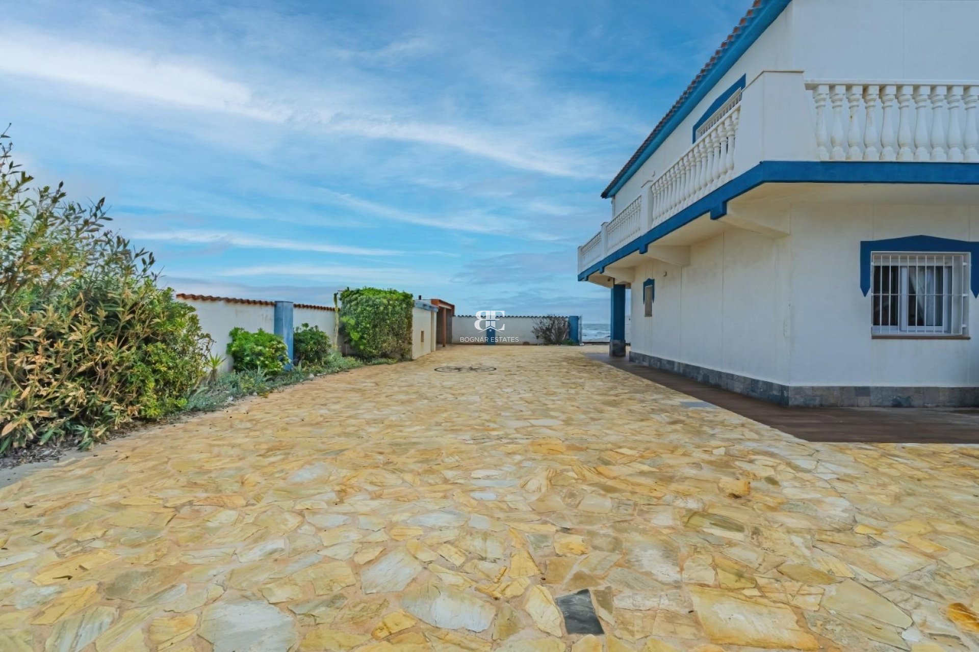 Resale - Villa -
La Manga del Mar Menor - Playa del Estacio