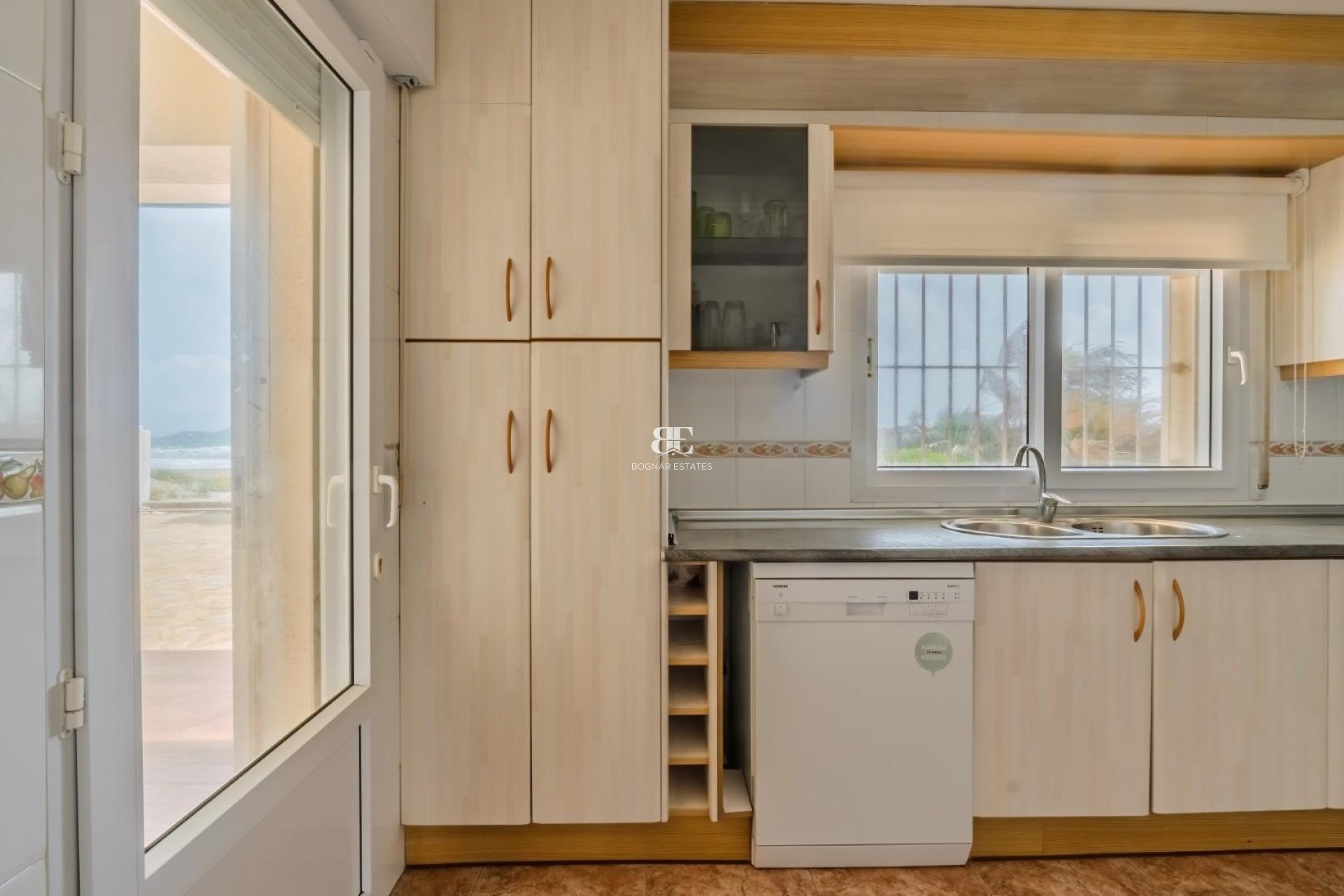 Resale - Villa -
La Manga del Mar Menor - Playa del Estacio