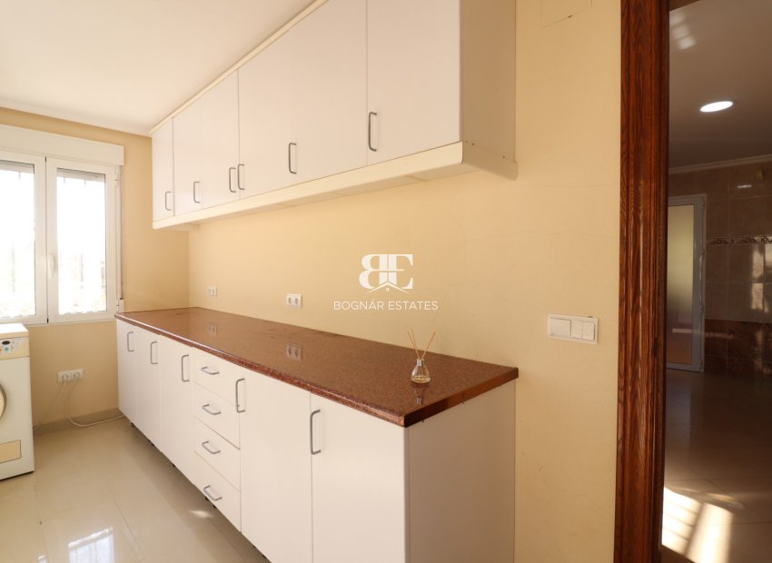 Resale - Villa -
La Marina - La Escuera