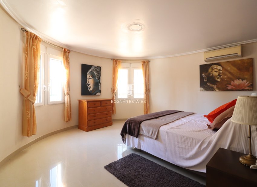 Resale - Villa -
La Marina - La Escuera