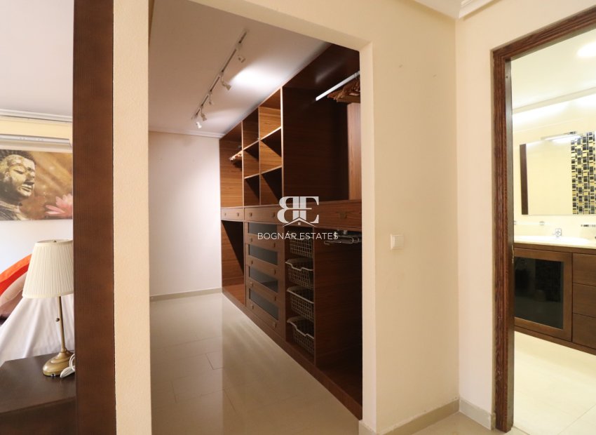 Resale - Villa -
La Marina - La Escuera