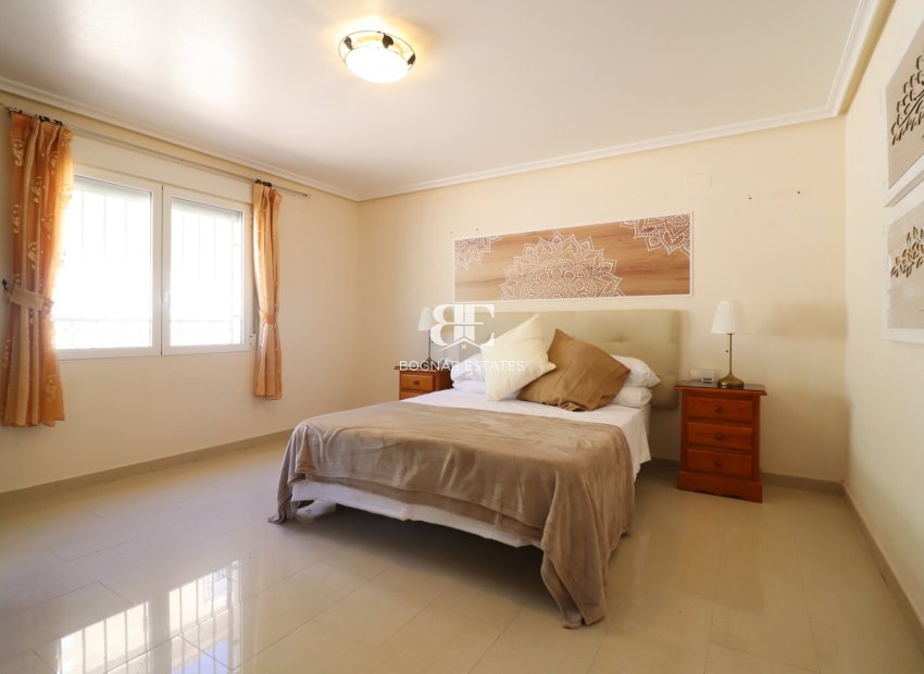 Resale - Villa -
La Marina - La Escuera