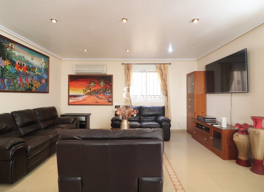 Resale - Villa -
La Marina - La Escuera