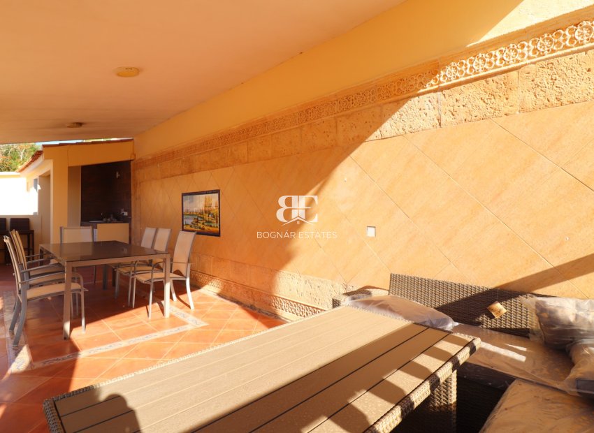 Resale - Villa -
La Marina - La Escuera