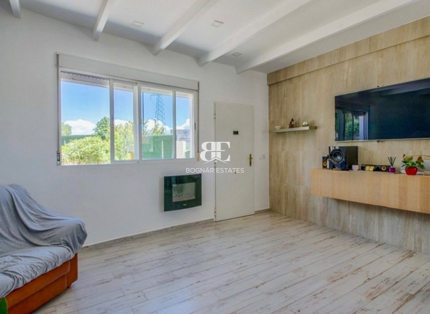 Resale - Villa -
La Nucía - Convent De Les Montjes
