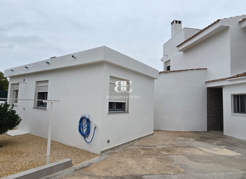 Resale - Villa -
La Nucía - Convent De Les Montjes