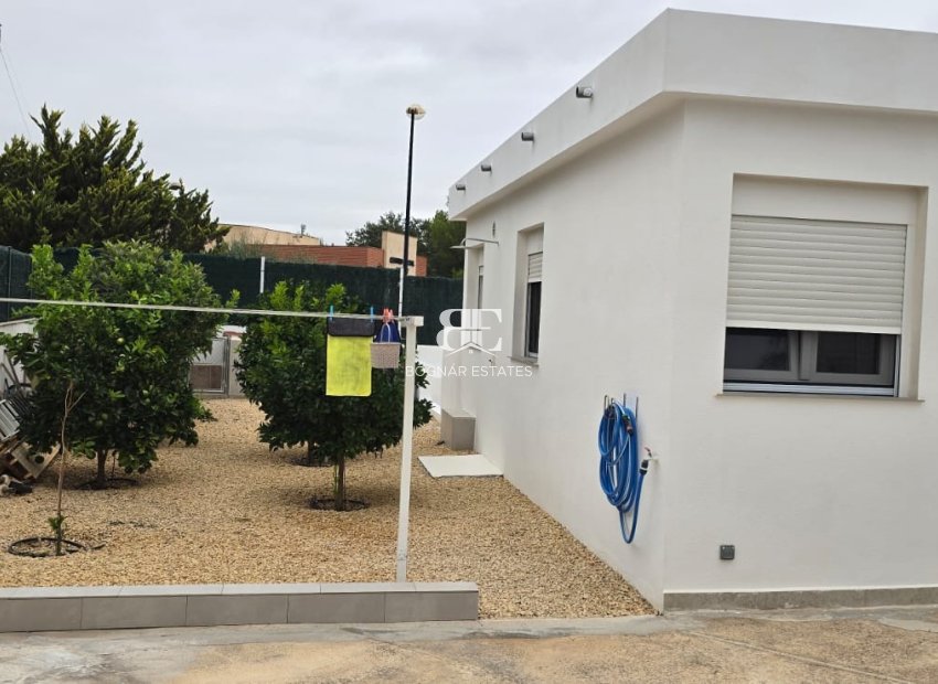Resale - Villa -
La Nucía - Convent De Les Montjes