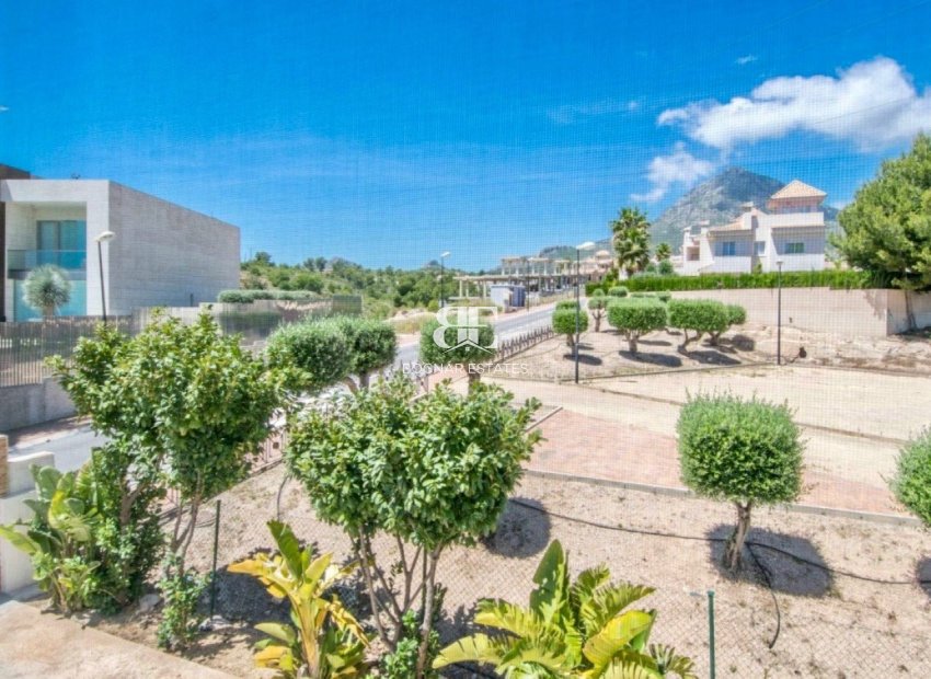 Resale - Villa -
La Nucía - Convent De Les Montjes