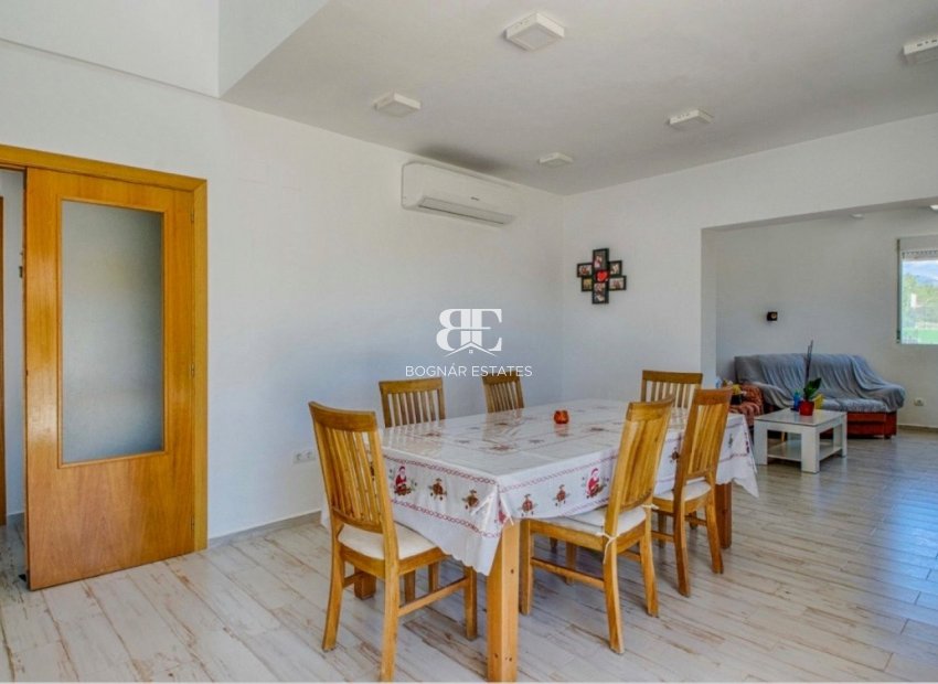 Resale - Villa -
La Nucía - Convent De Les Montjes