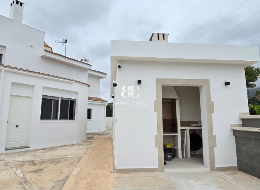 Resale - Villa -
La Nucía - Convent De Les Montjes