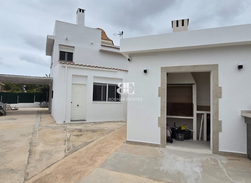 Resale - Villa -
La Nucía - Convent De Les Montjes