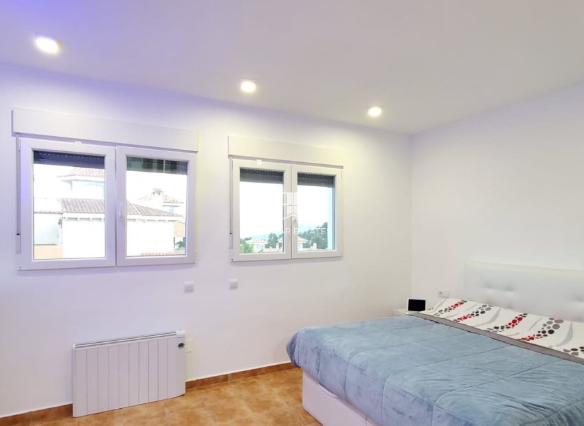 Resale - Villa -
La Nucía - Convent De Les Montjes