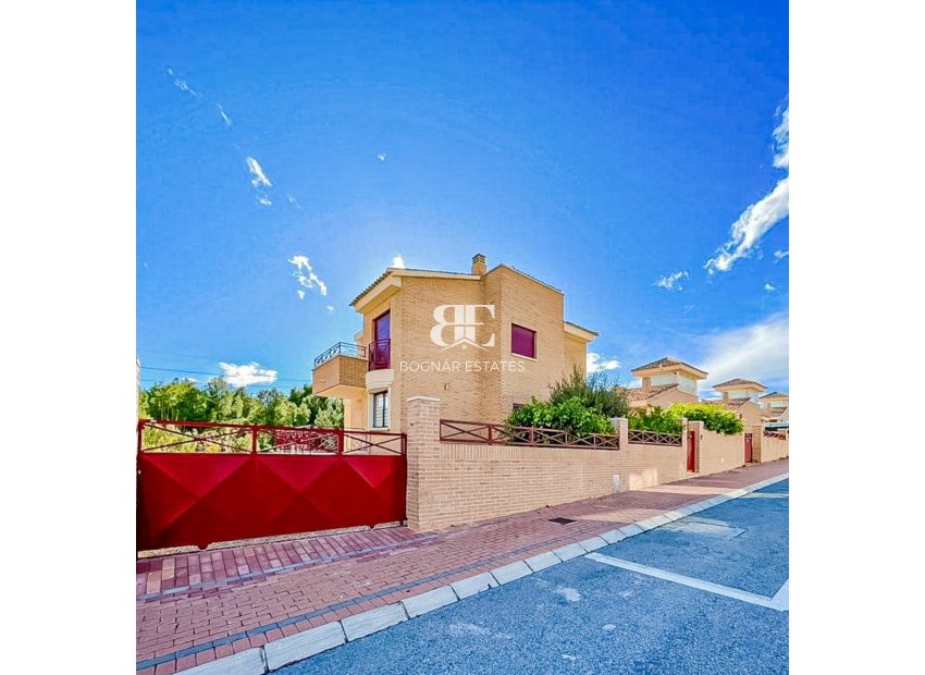 Resale - Villa -
La Nucía - Monte Bello
