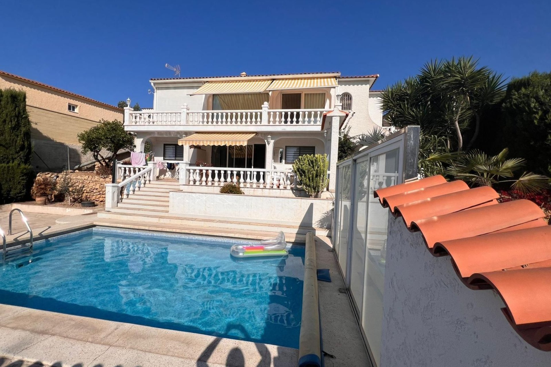 Resale - Villa -
La Nucía - Monte Bello