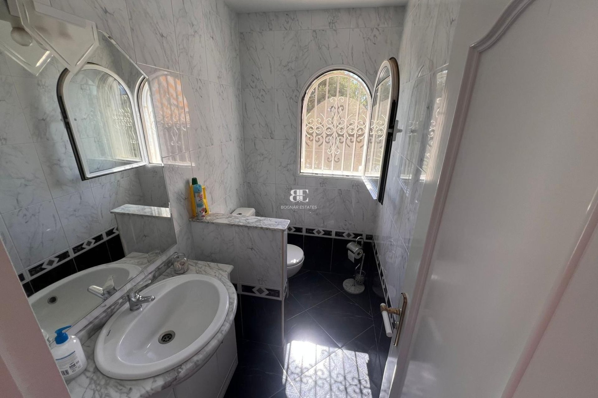 Resale - Villa -
La Nucía - Monte Bello