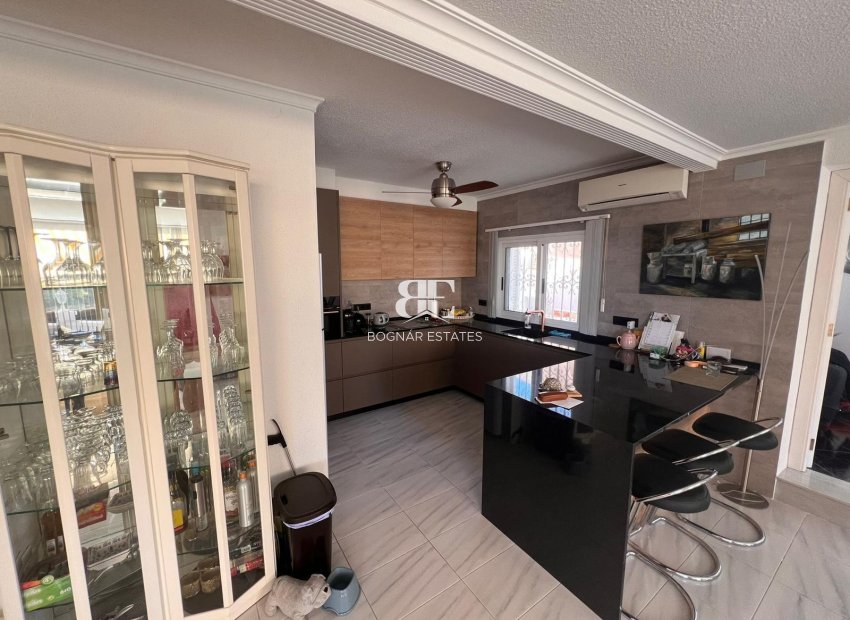 Resale - Villa -
La Nucía - Monte Bello