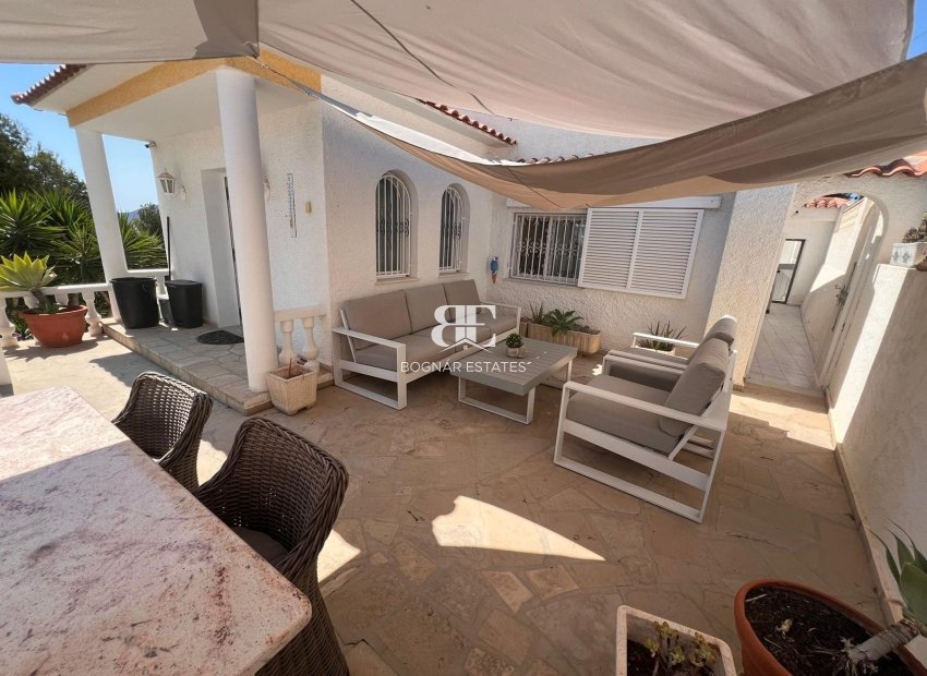 Resale - Villa -
La Nucía - Monte Bello