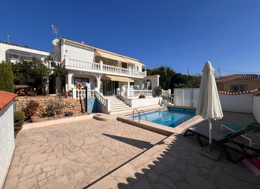 Resale - Villa -
La Nucía - Monte Bello