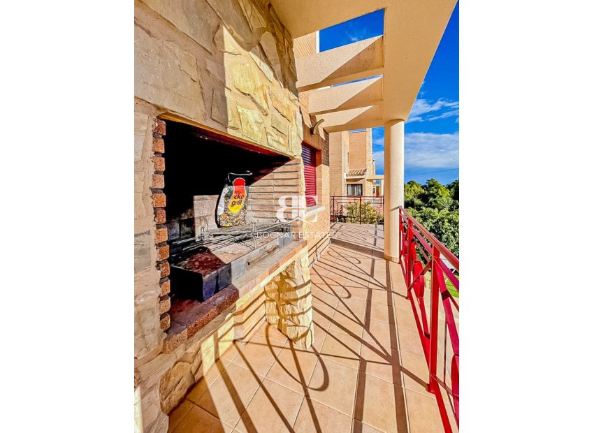 Resale - Villa -
La Nucía - Montebello