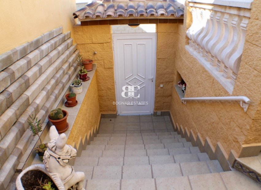 Resale - Villa -
La Nucía - Urbanisations