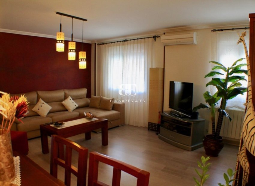Resale - Villa -
La Nucía - Urbanizaciones