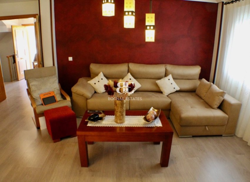 Resale - Villa -
La Nucía - Urbanizaciones