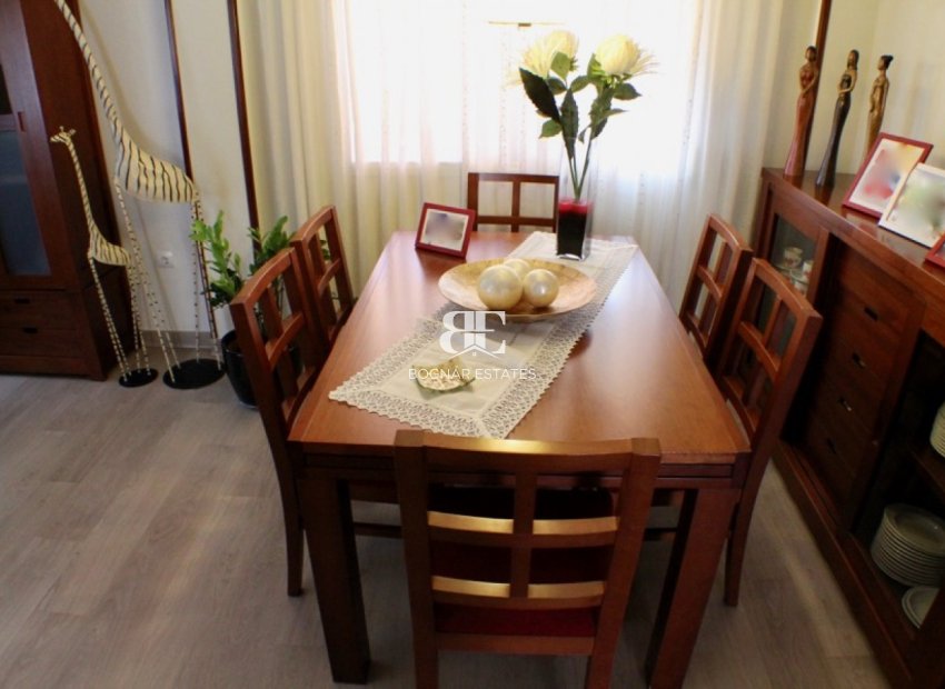 Resale - Villa -
La Nucía - Urbanizaciones