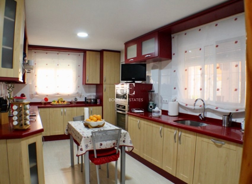 Resale - Villa -
La Nucía - Urbanizaciones