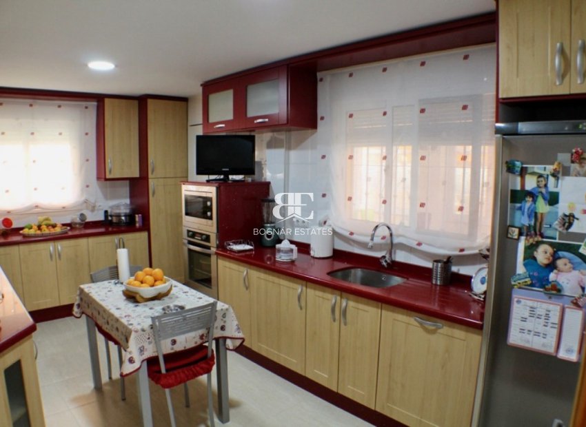 Resale - Villa -
La Nucía - Urbanizaciones