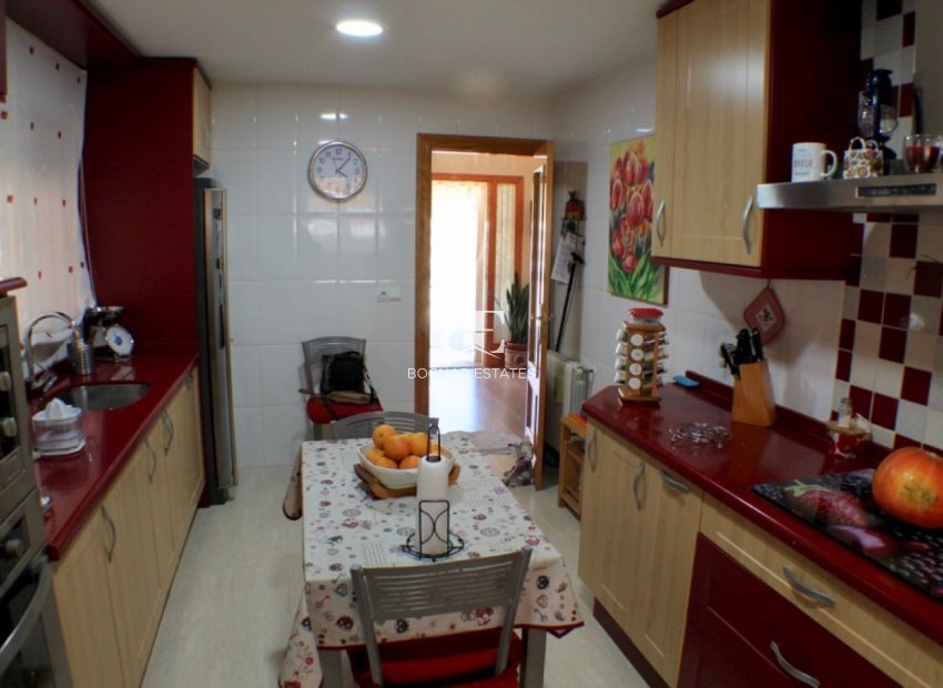 Resale - Villa -
La Nucía - Urbanizaciones