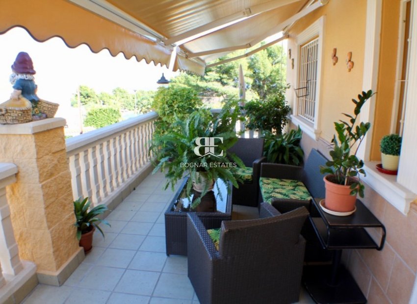 Resale - Villa -
La Nucía - Urbanizaciones