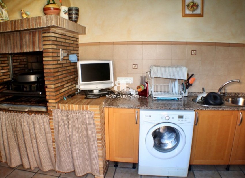 Resale - Villa -
La Nucía - Urbanizaciones