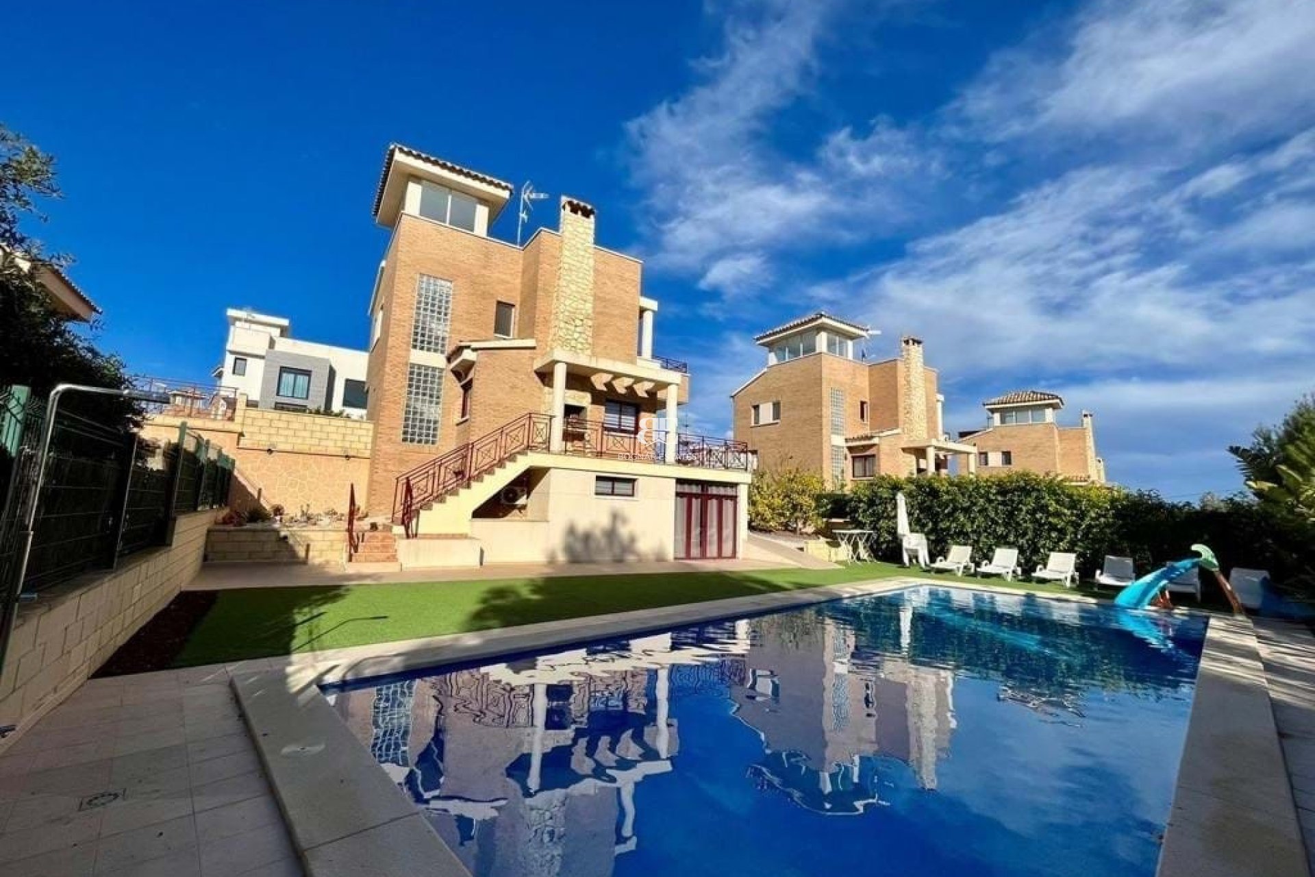 Resale - Villa -
La Nucía