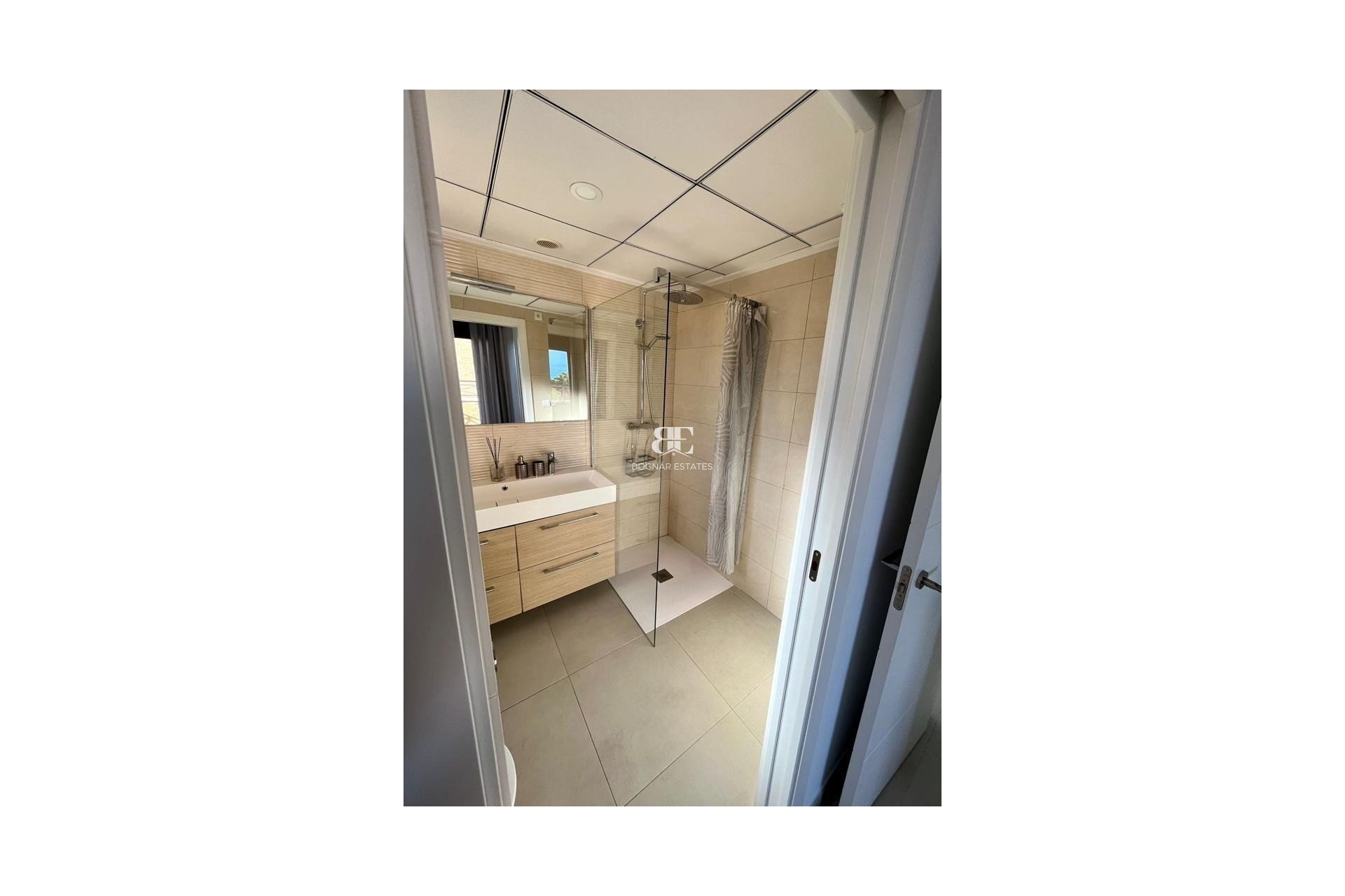 Resale - Villa -
La Nucía