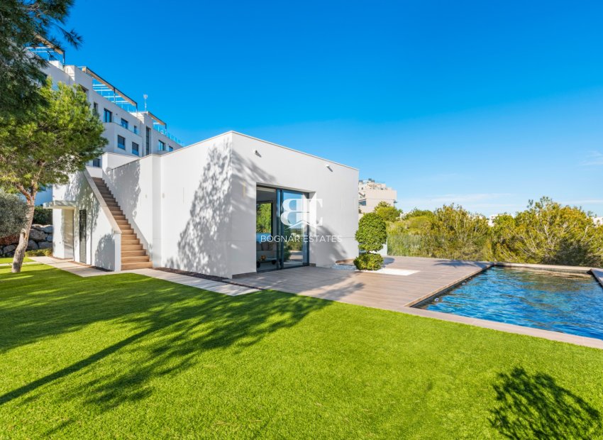 Resale - Villa -
Las Colinas Golf Resort - Las Colinas golf