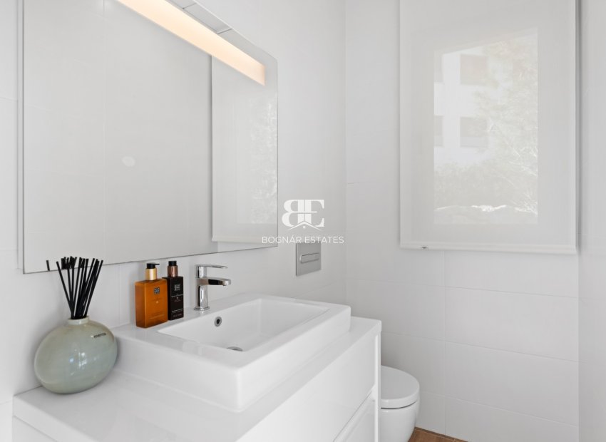 Resale - Villa -
Las Colinas Golf Resort - Las Colinas golf