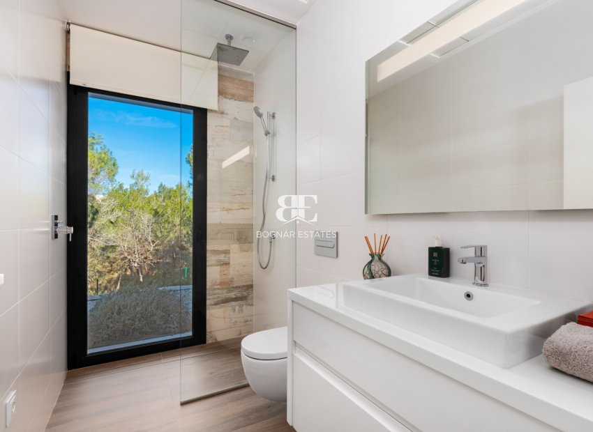 Resale - Villa -
Las Colinas Golf Resort - Las Colinas golf