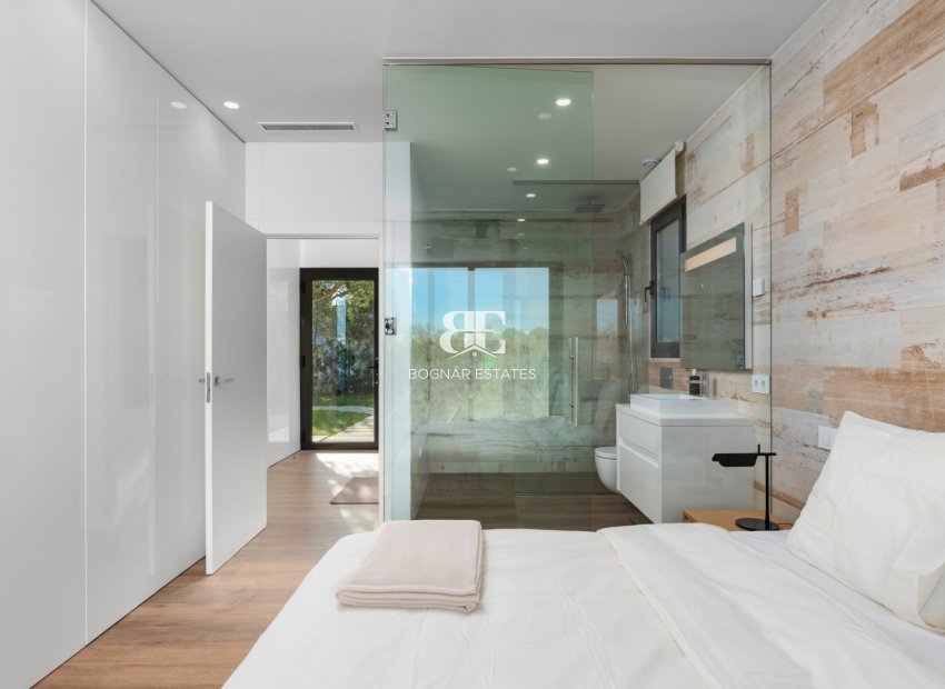 Resale - Villa -
Las Colinas Golf Resort - Las Colinas golf