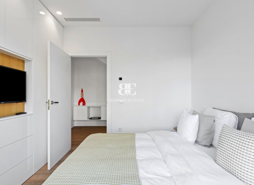 Resale - Villa -
Las Colinas Golf Resort - Las Colinas golf