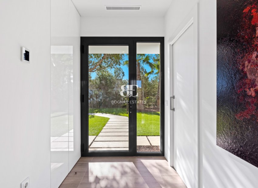 Resale - Villa -
Las Colinas Golf Resort - Las Colinas golf