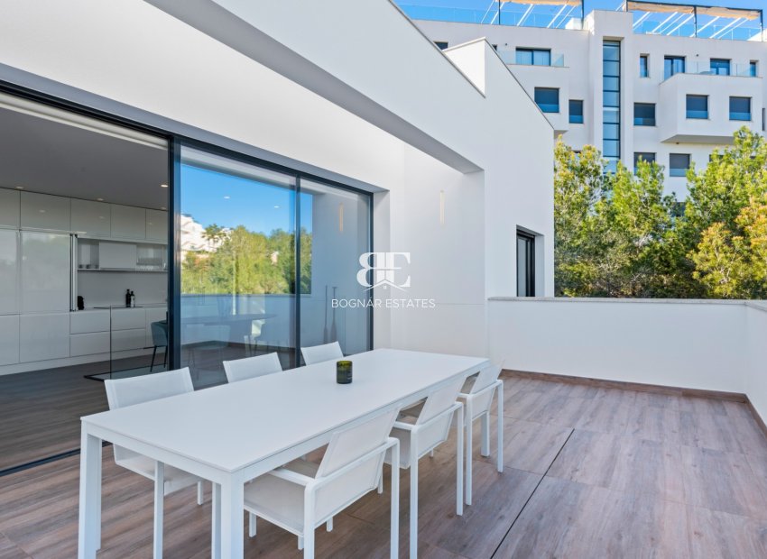 Resale - Villa -
Las Colinas Golf Resort - Las Colinas golf