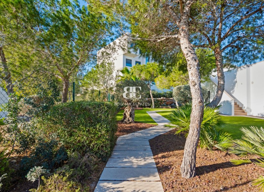 Resale - Villa -
Las Colinas Golf Resort - Las Colinas golf