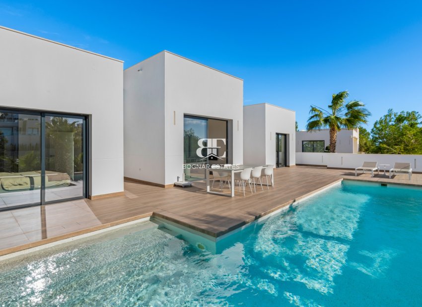 Resale - Villa -
Las Colinas Golf Resort - Las Colinas golf