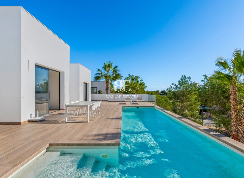 Resale - Villa -
Las Colinas Golf Resort - Las Colinas golf