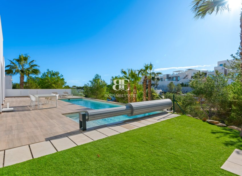 Resale - Villa -
Las Colinas Golf Resort - Las Colinas golf